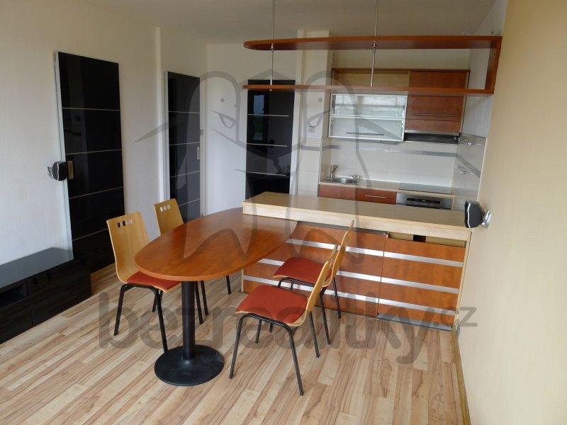 Pronájem bytu 2+kk 42 m², Vazovova, Praha, Praha