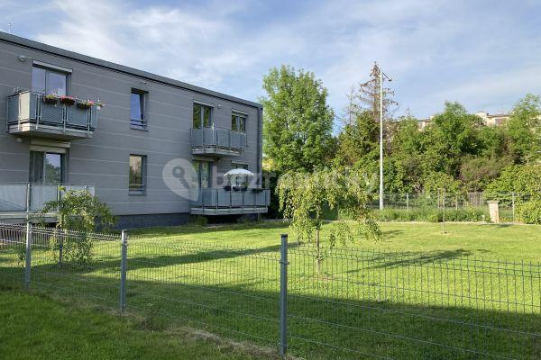 Pronájem bytu 1+kk 26 m², Strojírenská, Hlavní město Praha