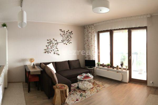 Pronájem bytu 1+kk 34 m², Plzeňská, Hlavní město Praha