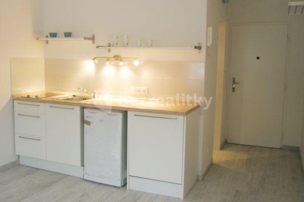 Pronájem bytu 1+kk 22 m², Lidická, Karlovy Vary, Karlovarský kraj