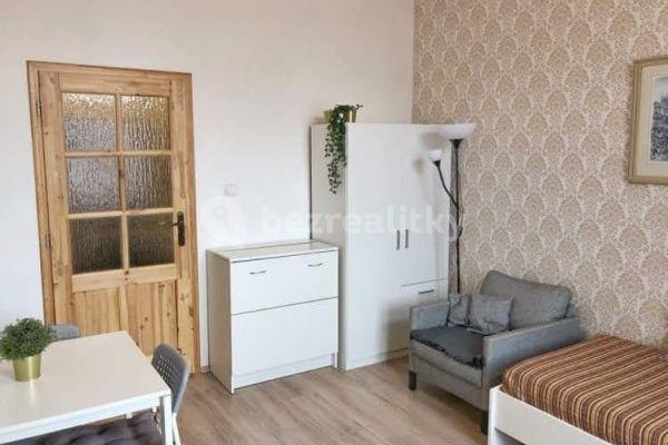 Pronájem bytu 1+kk 25 m², Svatoslavova, Praha 4