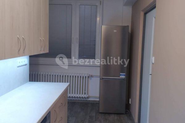 Pronájem bytu 3+1 78 m², Nádražní, Chropyně