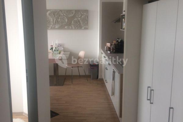 Pronájem bytu 2+kk 45 m², U Uhříněveské obory, Praha