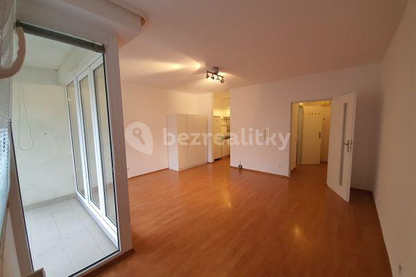 Pronájem bytu 1+kk 33 m², Kloboučnická, Praha