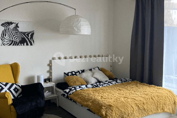 Pronájem bytu 1+kk 41 m², Letovská, Praha 18