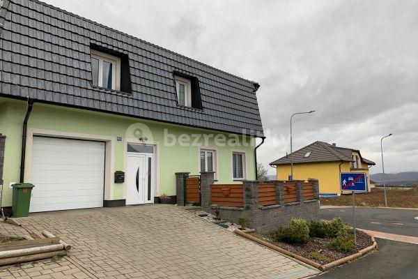 Pronájem domu 140 m², pozemek 300 m², Pod Vrchem, 