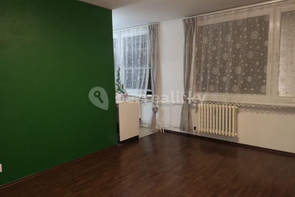 Pronájem bytu 1+kk 30 m², Benešovská, Kladno