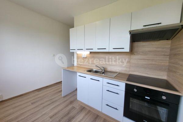 Pronájem bytu 2+1 51 m², Školská, 