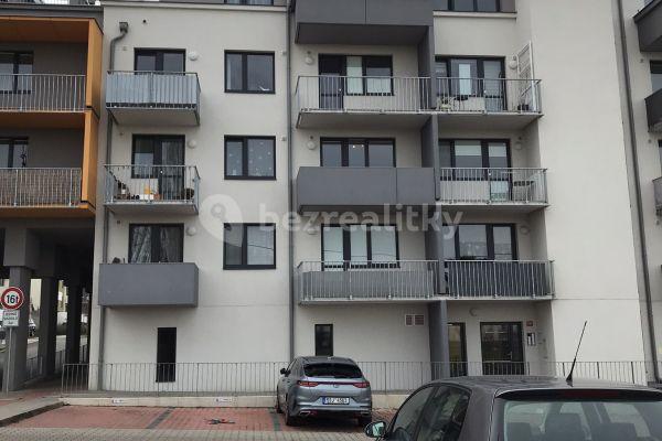 Pronájem bytu 1+kk 34 m², Velvarská, Horoměřice