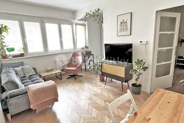 Pronájem bytu 2+kk 56 m², U Městských domů, Praha