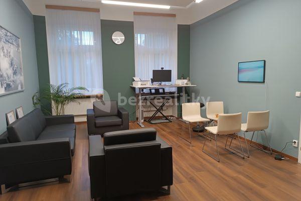 Pronájem kanceláře 27 m², Karlovo náměstí, Praha