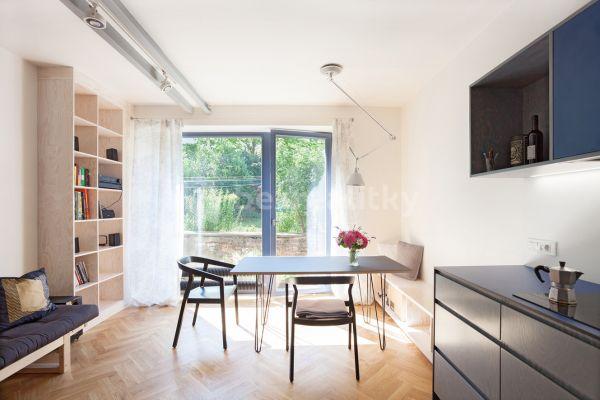 Pronájem bytu 2+kk 45 m², Pod dvorem, Praha