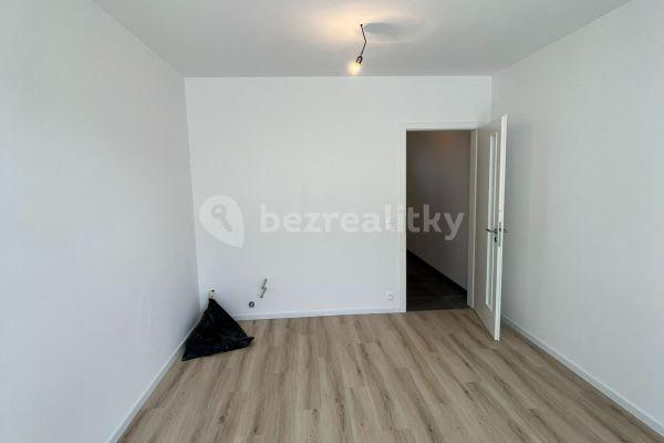 Pronájem bytu 1+kk 32 m², Milánská, Praha