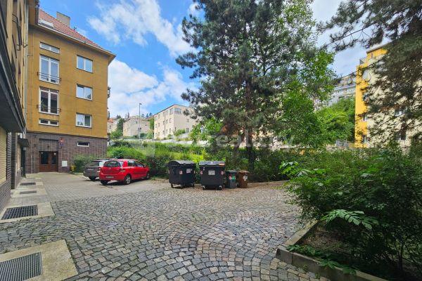 Prodej nebytového prostoru 208 m², K Vodojemu, Praha