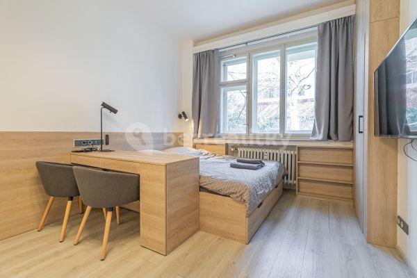 Pronájem bytu 1+kk 25 m², Stroupežnického, Praha