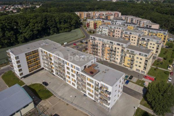 Pronájem bytu 1+kk 36 m², Adolfa Opálky, Pardubice