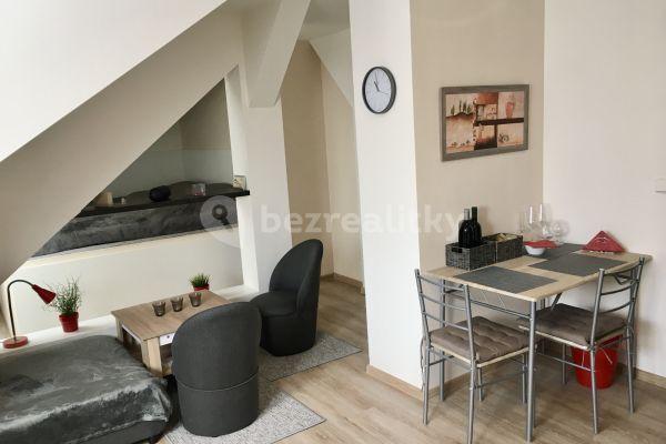 Pronájem bytu 1+kk 37 m², Palackého náměstí, Třeboň