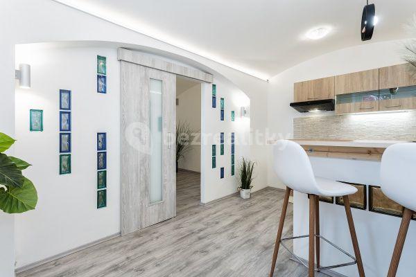 Pronájem bytu 2+kk 39 m², Davídkova, Hlavní město Praha