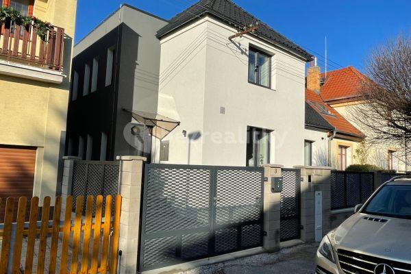 Pronájem bytu 1+kk 33 m², Pod Stráží, Plzeň