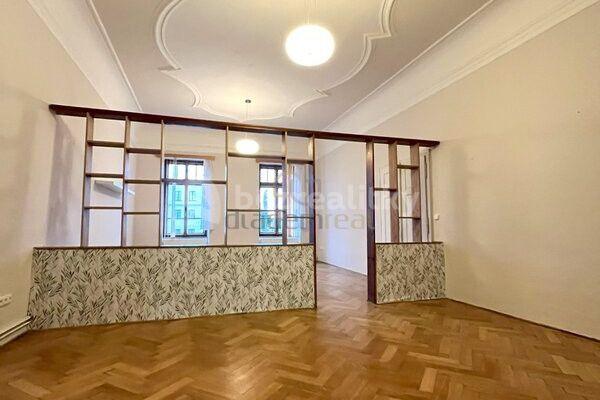 Pronájem bytu 2+1 130 m², nám. Míru, Jindřichův Hradec, Jihočeský kraj