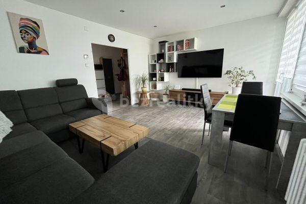 Pronájem bytu 2+1 65 m², Mládežnická, Nymburk