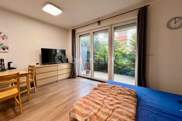 Prodej bytu 1+kk 41 m², Toufarova, Praha