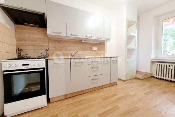 Pronájem bytu 3+1 68 m², Dukelská, 