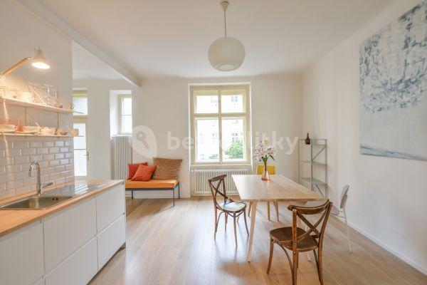 Pronájem bytu 2+1 83 m², Šternberkova, Praha