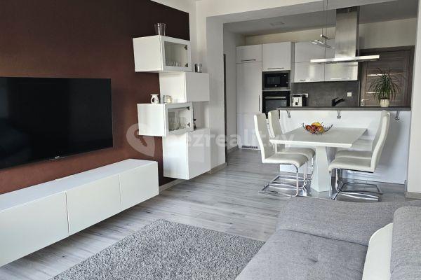 Prodej bytu 3+kk 62 m², Černokostelecká, Hlavní město Praha