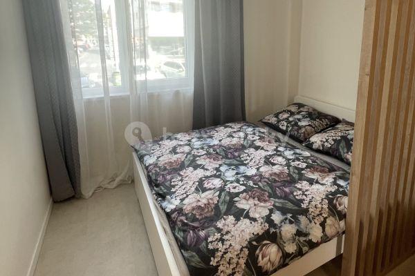 Pronájem bytu 1+kk 22 m², Osadní, Praha