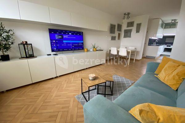 Pronájem bytu 2+1 58 m², Tobrucká, Hlavní město Praha