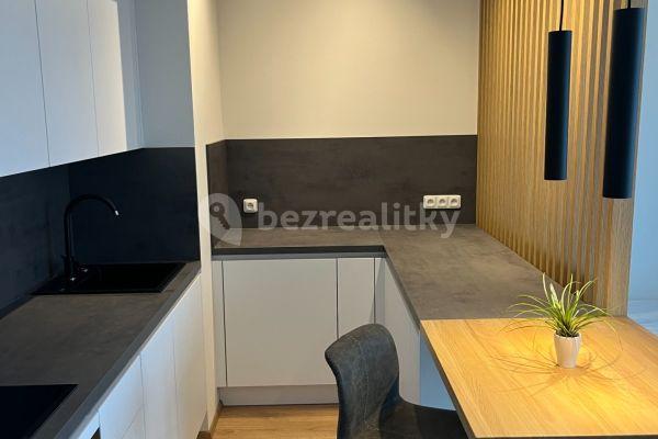 Pronájem bytu 1+kk 31 m², Heřmanická, Praha