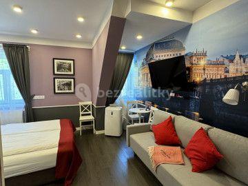 Pronájem bytu 1+kk 20 m², Nuselská, Praha