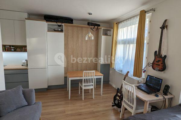 Pronájem bytu 1+kk 34 m², Na Zámyšli, Praha