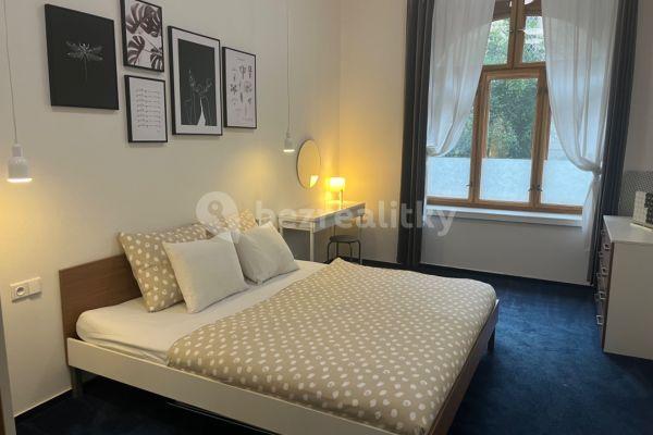 Pronájem bytu 2+kk 52 m², U Milosrdných, Praha