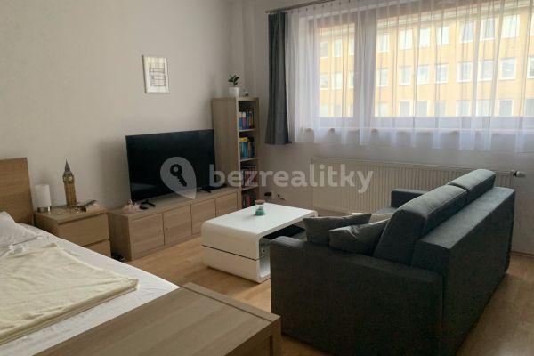 Pronájem bytu 1+kk 45 m², V Háji, Praha