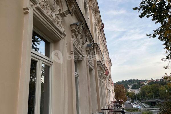 Prodej bytu 3+kk 65 m², nábřeží Jana Palacha, Karlovy Vary