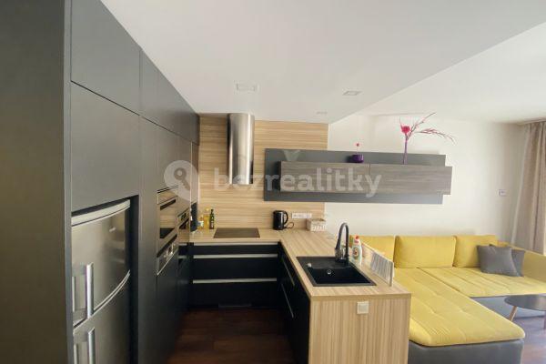 Pronájem bytu 2+1 59 m², Mojmírova, Praha