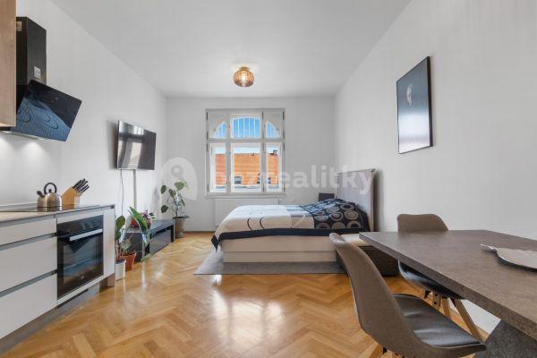 Pronájem bytu 1+kk 37 m², Korunovační, Praha