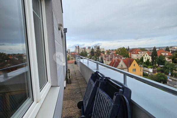 Pronájem bytu 2+1 59 m², Počernická, Hlavní město Praha