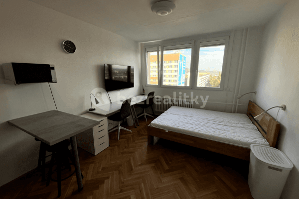 Pronájem bytu 1+kk 22 m², Halasovo náměstí, Brno