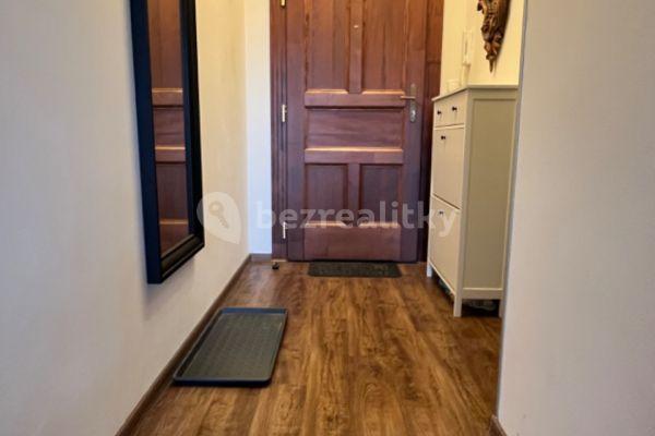 Pronájem bytu 1+kk 30 m², Plynární, Hlavní město Praha