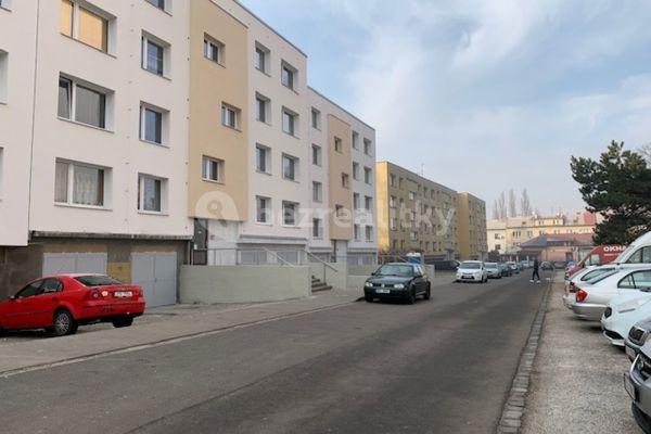 Pronájem bytu 2+1 58 m², tř. 17. listopadu, 