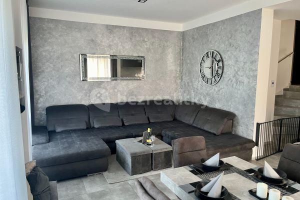 Prodej domu 124 m², pozemek 222 m², V Cihelnách, Nelahozeves