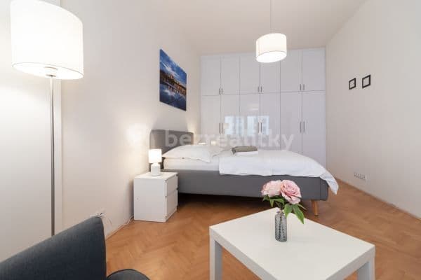 Pronájem bytu 2+1 55 m², Karlova, Praha