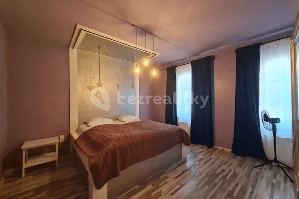 Pronájem bytu 2+kk 52 m², Truhlářská, Praha