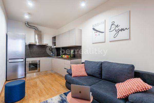 Pronájem bytu 4+1 96 m², Sokolovská, Praha